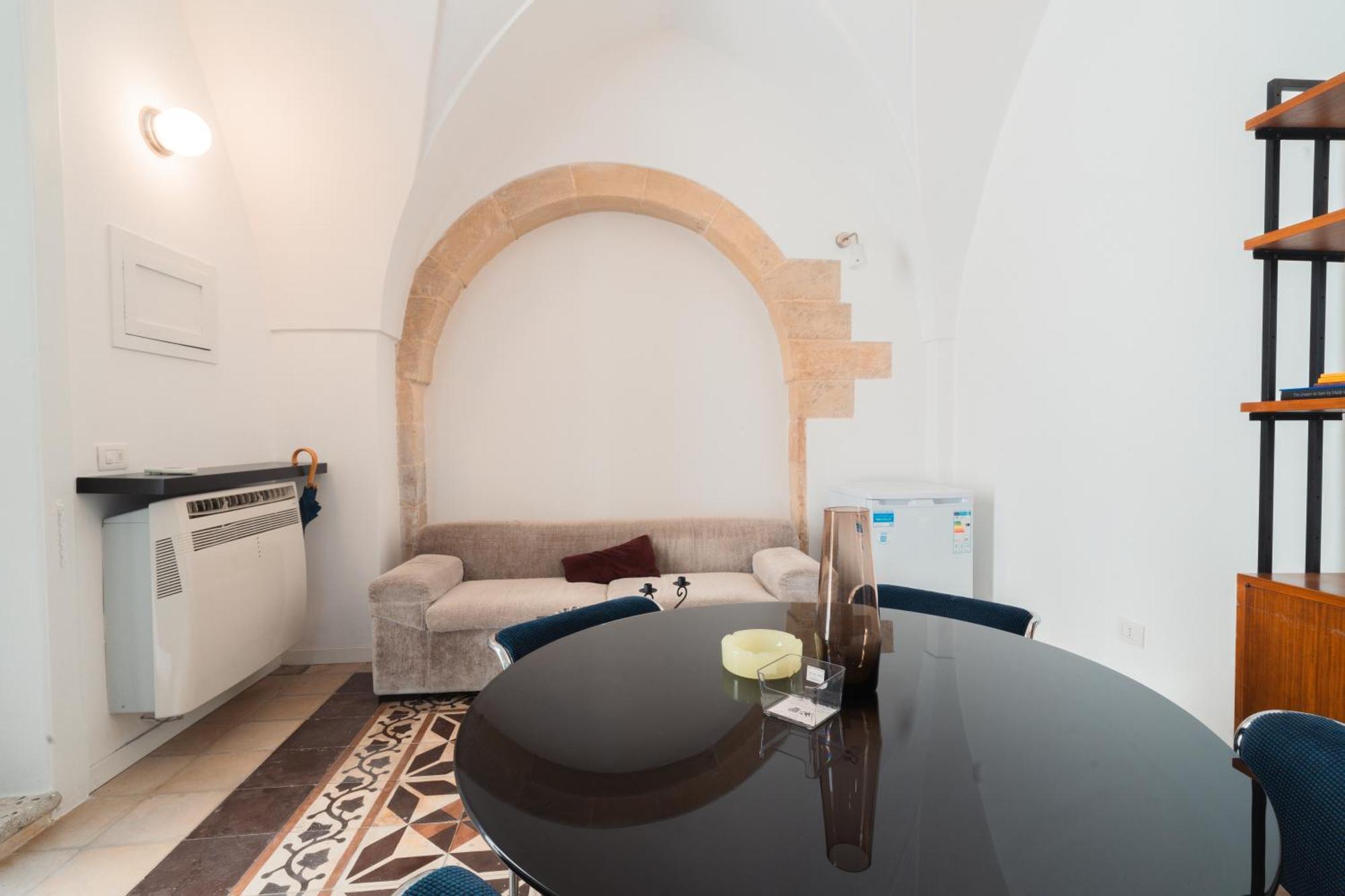 Donna Cristina Historic Apartment Lecce Ngoại thất bức ảnh