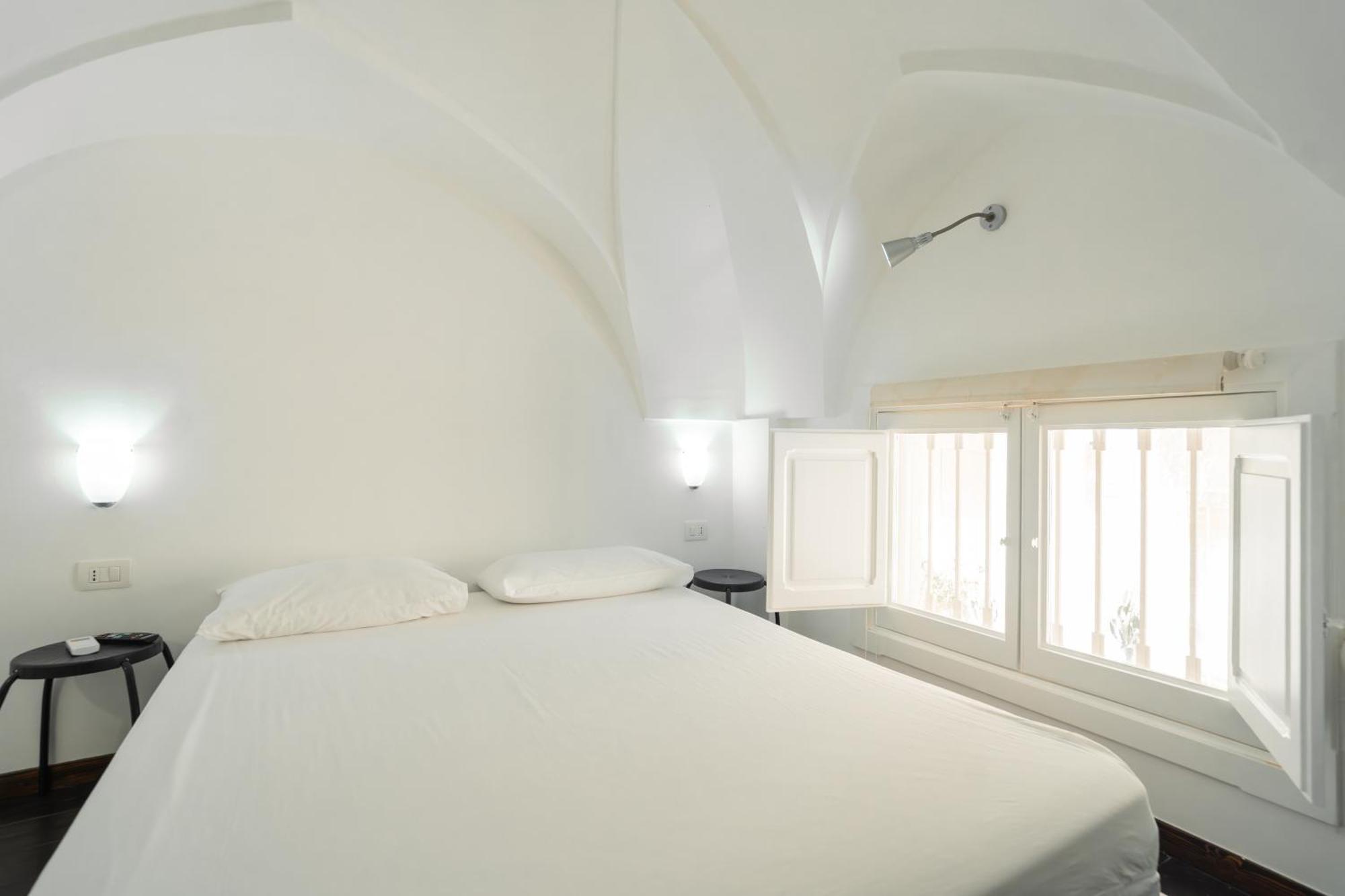 Donna Cristina Historic Apartment Lecce Ngoại thất bức ảnh